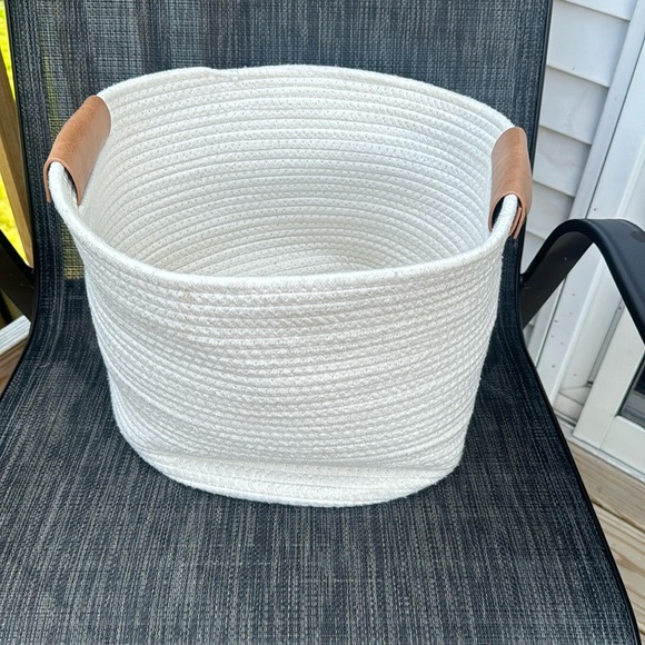 🍍BRAIDED TOTE CREAM COLORED🍍 - Picture 1 of 3